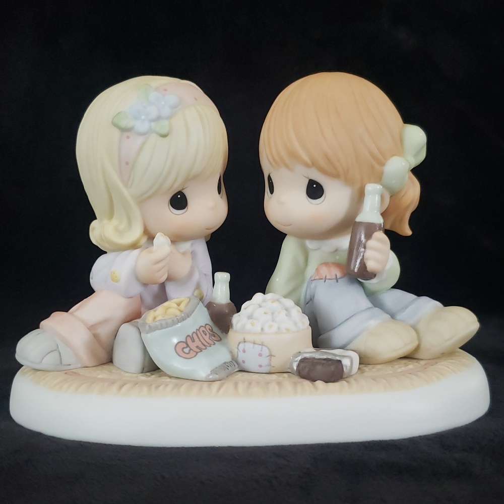 Vtg Precious Moments "The Sweetest Treat is Friendship" Figurine #110855 (2003)